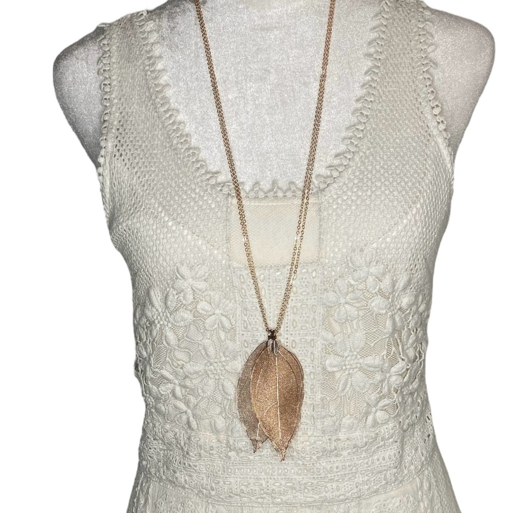 Rose Gold Filigree Leaves Necklace